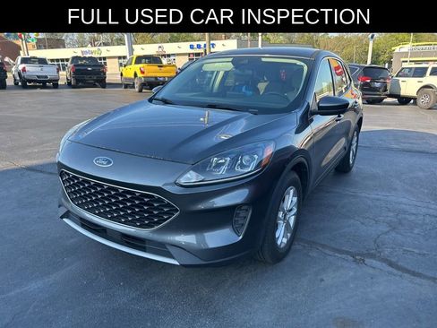 Used 2020 Ford Escape SE image 3