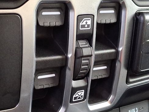 Used 2026 Jeep Gladiator Rubicon AWD/4WD image 24