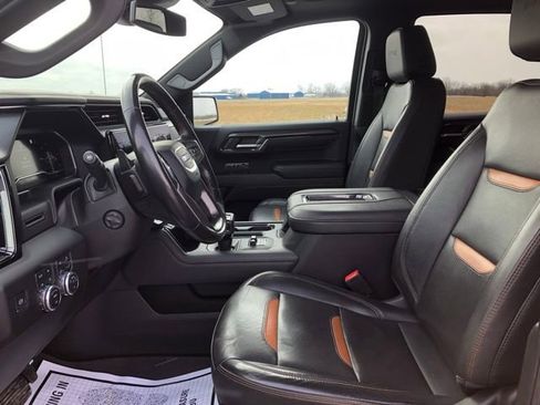 Used 2022 GMC Sierra 1500 AT4 w/ AT4 Preferred Package image 9