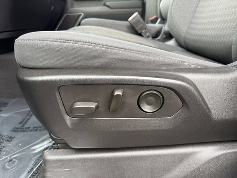 Used 2022 Chevrolet Silverado 1500 LT AWD/4WD image 10