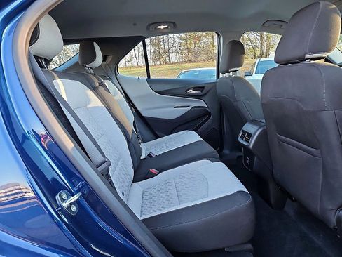 Used 2022 Chevrolet Equinox LS image 12