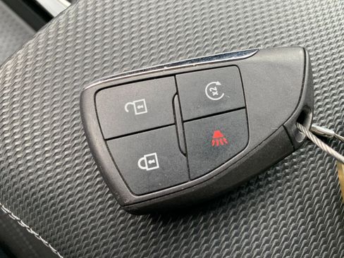 Used 2025 Chevrolet Equinox LT image 24