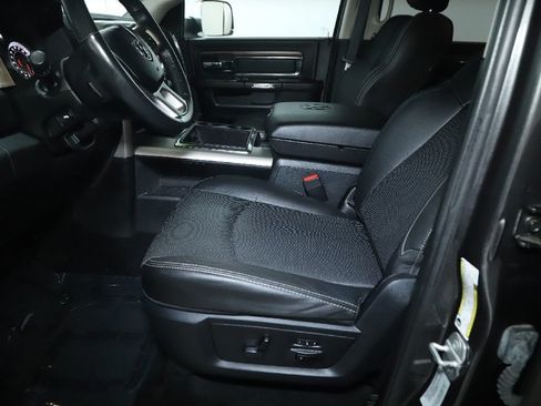 Used 2015 RAM 3500 Laramie w/ Convenience Group AWD/4WD image 19