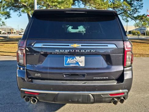 Used 2023 Chevrolet Suburban Premier image 4