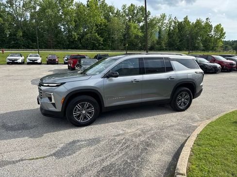 New 2026 Chevrolet Traverse LT w/ Driver Confidence Package AWD/4WD image 29