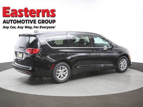 Used 2024 Chrysler Voyager LX image 40