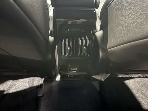 Used 2025 Jeep Compass Latitude AWD/4WD image 40