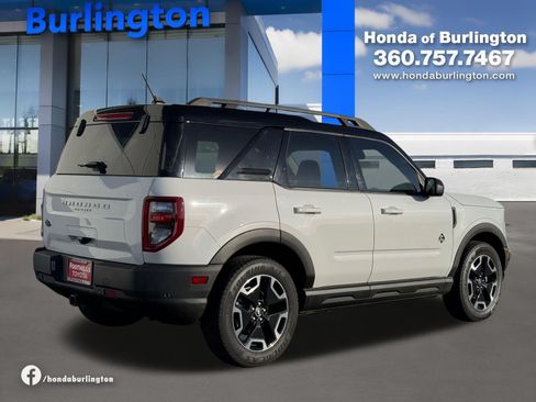 Used 2022 Ford Bronco Sport Outer Banks w/ Tech Package AWD/4WD image 8
