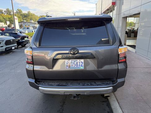 Used 2020 Toyota 4Runner TRD Off-Road Premium w/ Moonroof Package AWD/4WD image 4