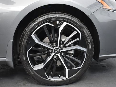 New 2025 Nissan Altima 2.5 SR image 6