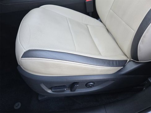 Used 2022 INFINITI QX50 Sensory image 14