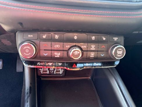 Used 2024 Dodge Durango GT AWD/4WD image 17
