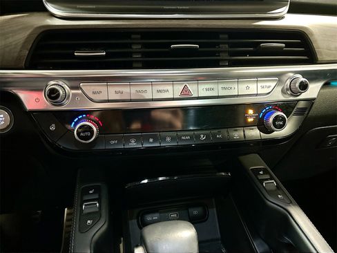 Used 2022 Kia Telluride SX w/ SX Prestige Package image 16