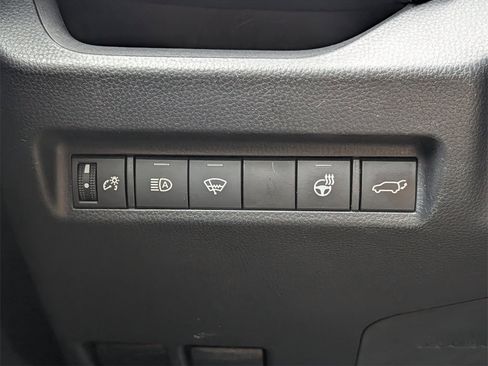 Used 2022 Toyota RAV4 XLE w/ Convenience Package image 17