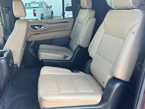 Used 2023 Chevrolet Suburban Premier image 20
