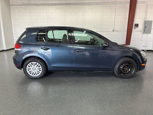 Used 2011 Volkswagen Golf 4-Door FWD image 3