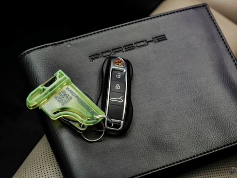 Used 2025 Porsche Panamera w/ Premium Package image 99