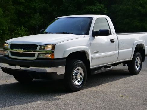 Used 2004 Chevrolet Silverado 2500 LS RWD image 6
