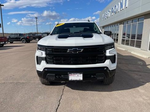 Used 2025 Chevrolet Silverado 1500 LT Trail Boss w/ Dark Appearance Package image 3