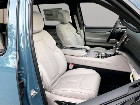 New 2026 Jeep Grand Wagoneer Limited AWD/4WD image 24