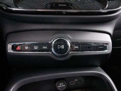 Certified 2026 Volvo XC40 B5 Plus AWD/4WD image 13