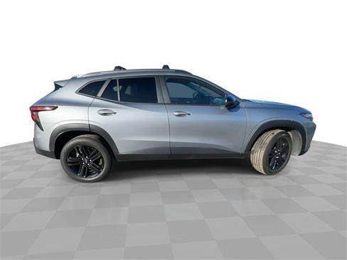 Certified 2025 Chevrolet Trax ACTIV image 9