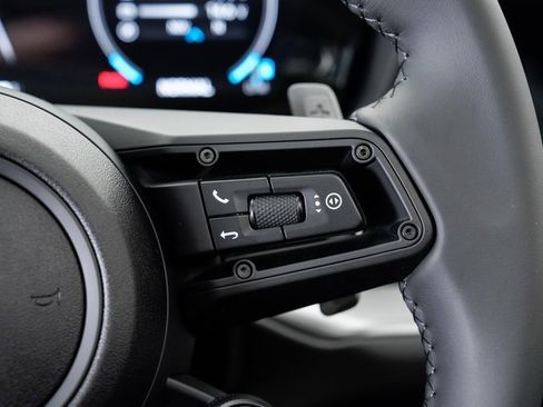 New 2025 Porsche Cayenne image 15