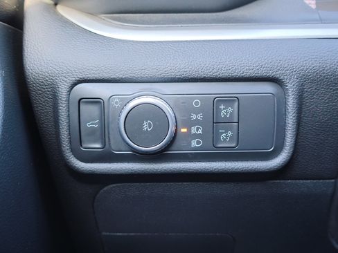 Certified 2022 Ford Explorer XLT w/ Equipment Group 202A image 17