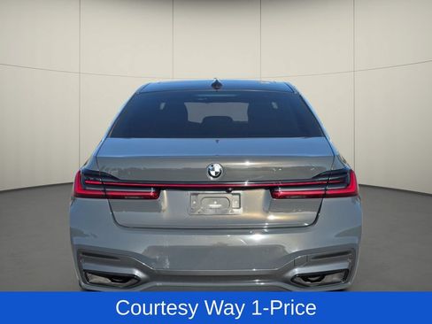 Used 2021 BMW 740i w/ M Sport Package RWD image 8