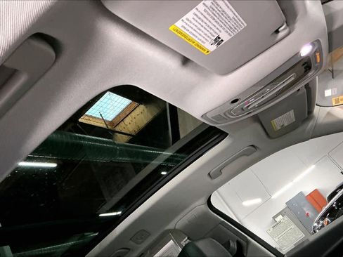 Used 2018 Audi Q5 2.0T Premium Plus w/ Premium Plus Package image 24