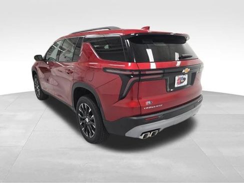 New 2026 Chevrolet Traverse LT w/ Sun and Wheel Package FWD image 3