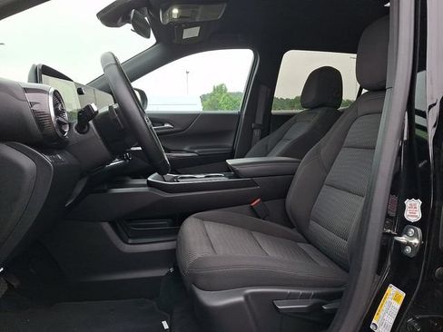 Used 2025 Chevrolet Equinox LT AWD/4WD image 13