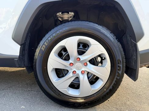 Used 2024 Toyota RAV4 LE AWD/4WD image 9