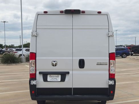 Used 2025 RAM ProMaster 3500 w/ Convenience Group FWD image 4