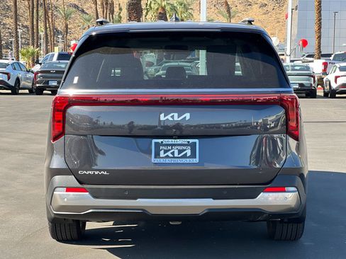 New 2026 Kia Carnival SX image 4
