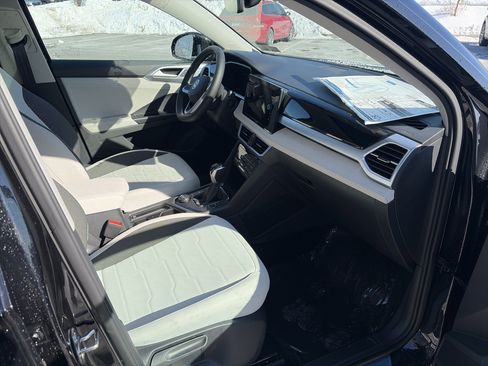 New 2026 Volkswagen Taos SE image 21