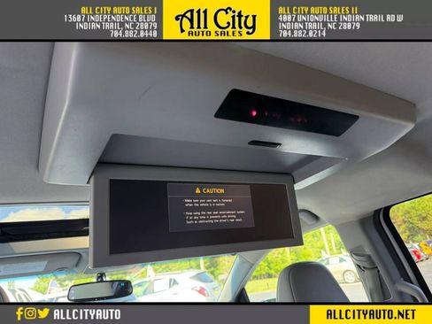 Used 2015 Toyota Sienna XLE Premium FWD image 35