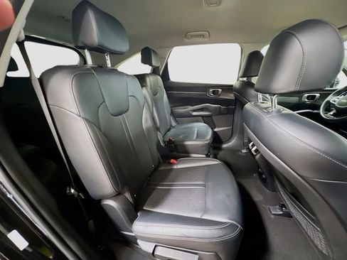Used 2022 Kia Sorento S FWD image 29