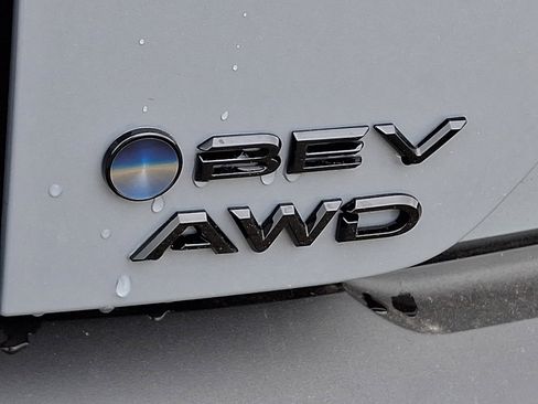 Used 2026 Toyota C-HR AWD/4WD image 32