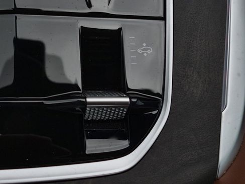 Certified 2025 BMW X7 M60i w/ Executive Package AWD/4WD image 39