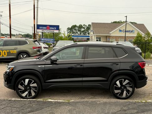 Certified 2024 Volkswagen Taos SEL AWD/4WD image 4
