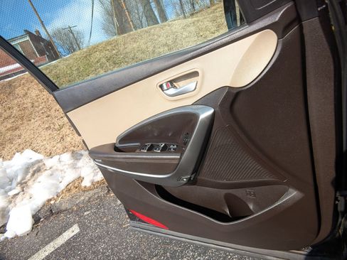 Used 2019 Hyundai Santa Fe XL SE FWD image 24