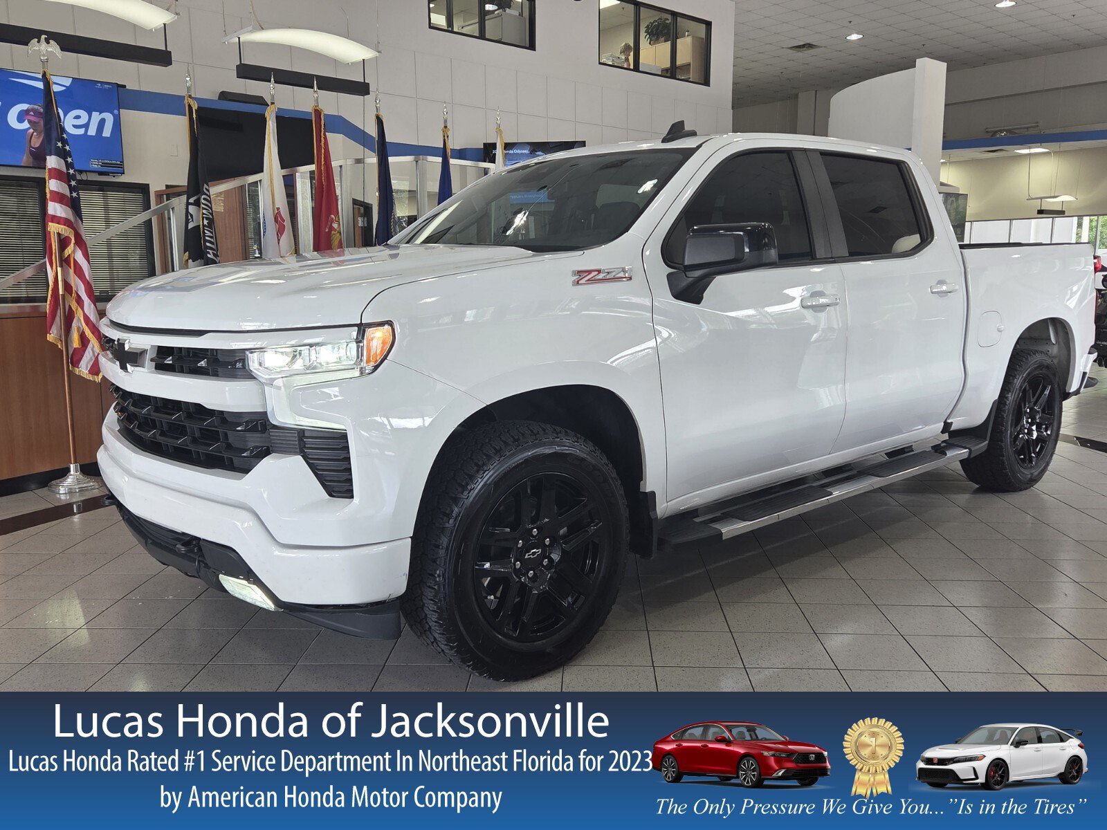 Used 2023 Chevrolet Silverado 1500 RST w/ Z71 Off-Road Package AWD/4WD image 1