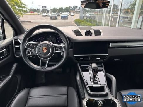 Used 2023 Porsche Cayenne Platinum Edition image 6
