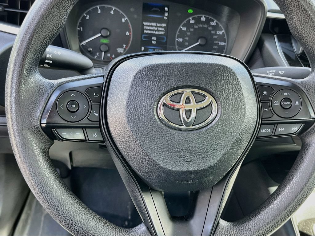 Used 2025 Toyota Corolla LE w/ LE Premium Package FWD image 11