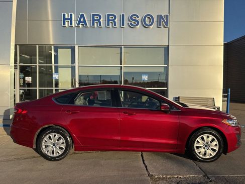 Used 2019 Ford Fusion S image 4