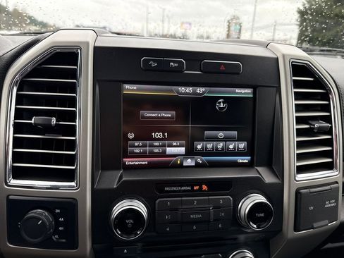 Used 2015 Ford F150 Lariat w/ Equipment Group 502A Luxury image 27