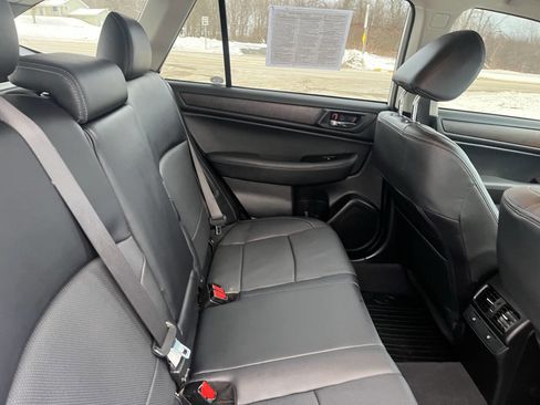 Used 2017 Subaru Outback 2.5i Limited image 34
