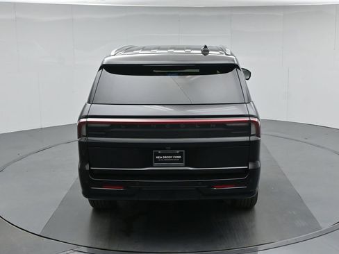 Used 2025 Lincoln Navigator Black Label image 45