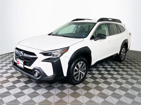 Certified 2025 Subaru Outback Premium AWD/4WD image 3